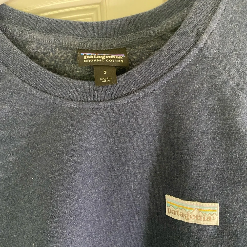 EUC Women’s Patagonia Crewneck Pullover Sweatshirt Navy Blue Organic Cotton - Picture 2 of 3